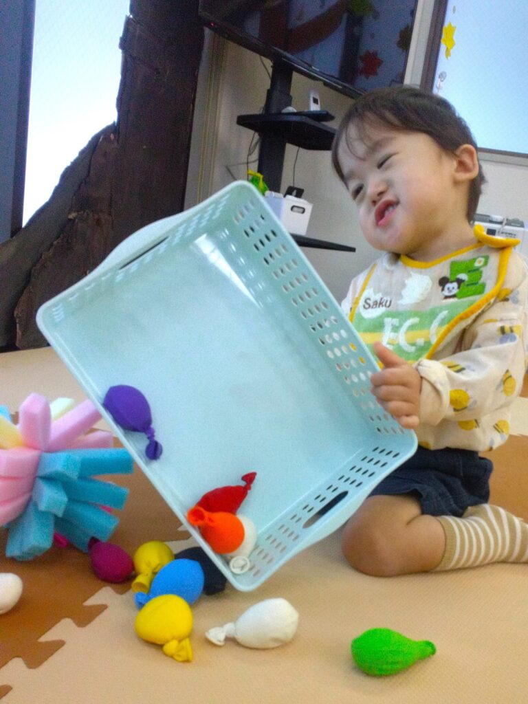 粉風船ひっくり返す